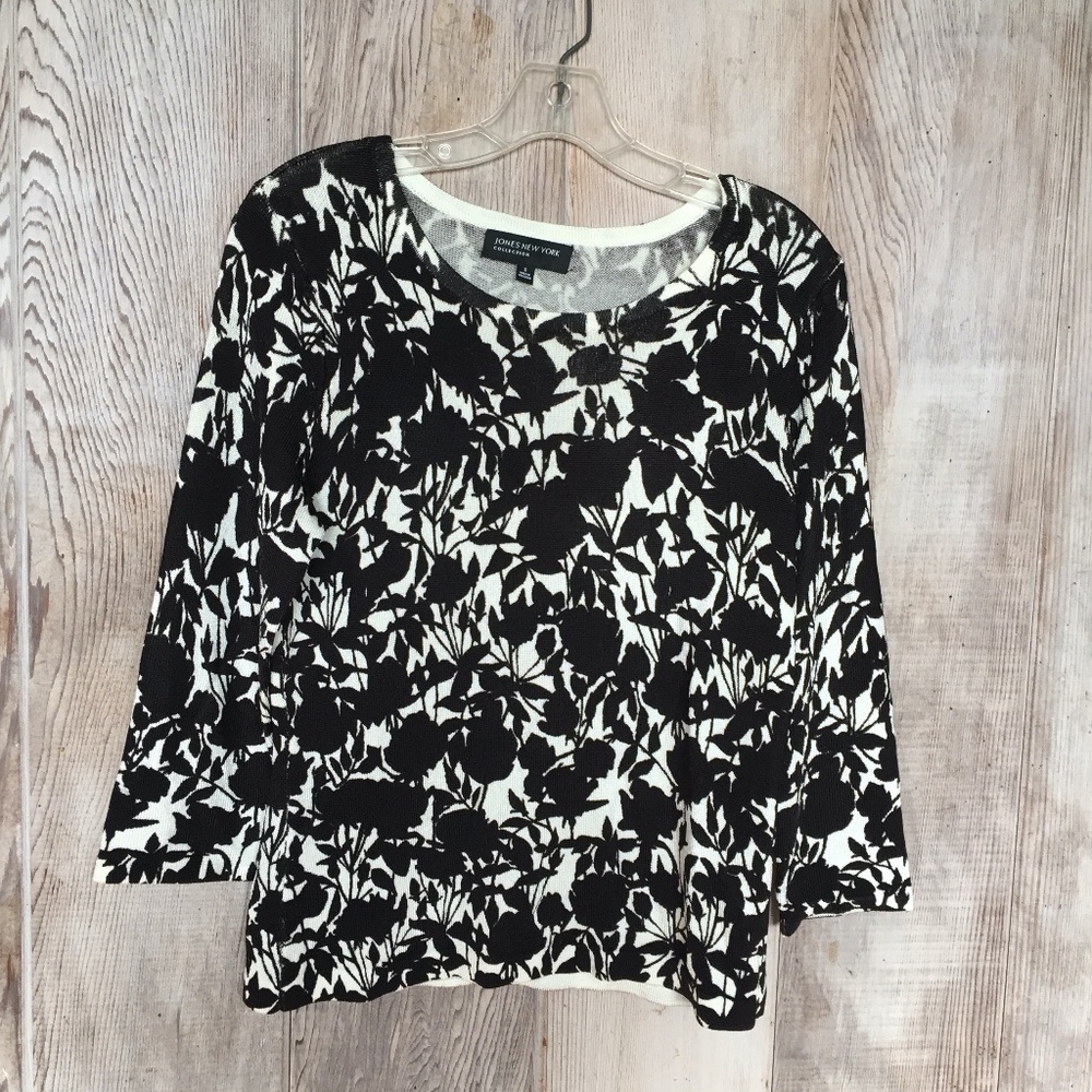 Sweater Scoop Neck Long Sleeve S NWT